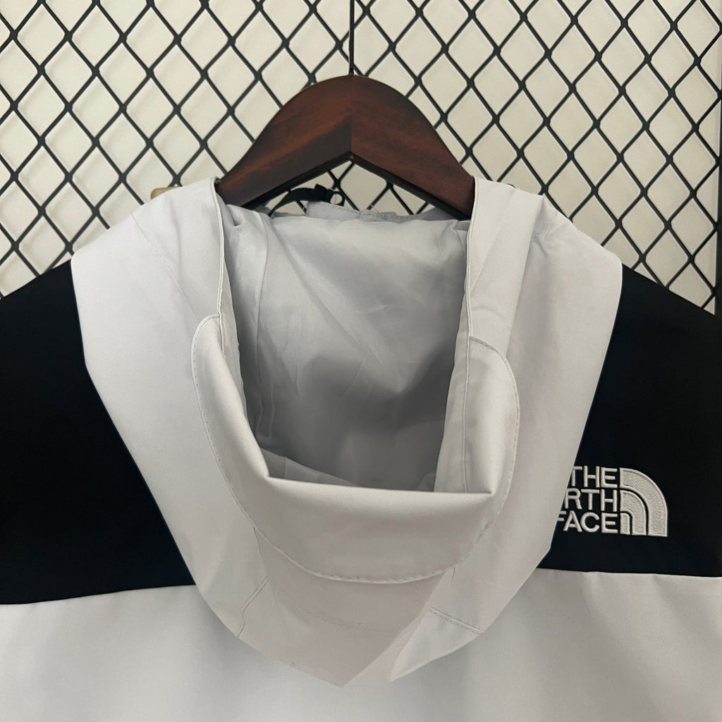 The North Face Windbreaker Weiß & Schwarz