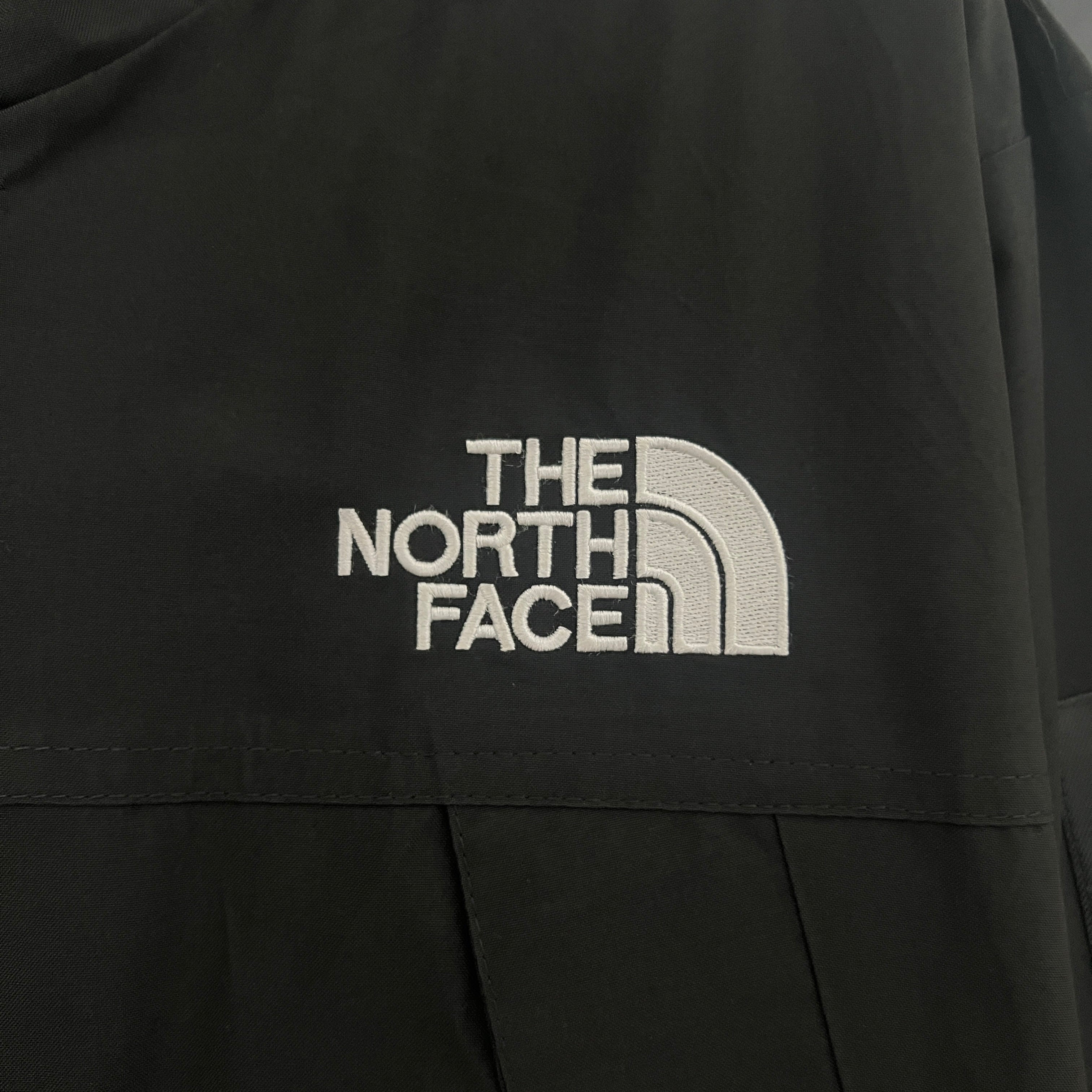 The North Face Windbreaker Schwarz