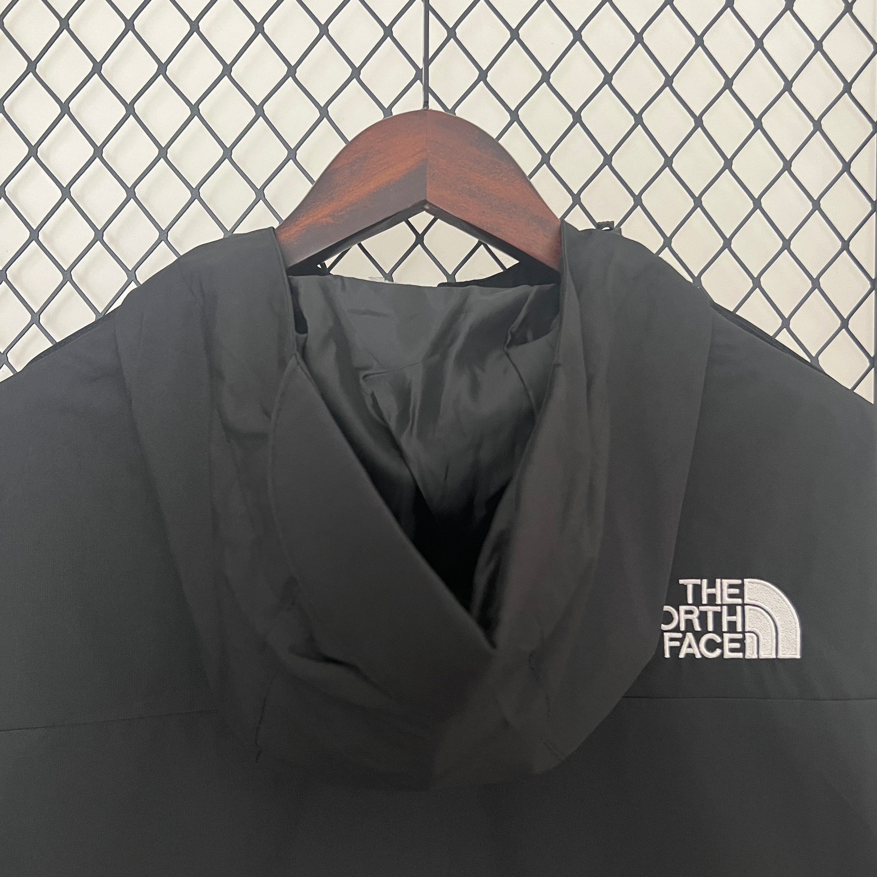 The North Face Windbreaker Schwarz